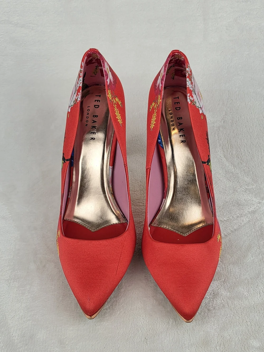 Ted Baker London Kawaap Red Floral Satin Pumps Womens 40.5 Gold Cap Heel
